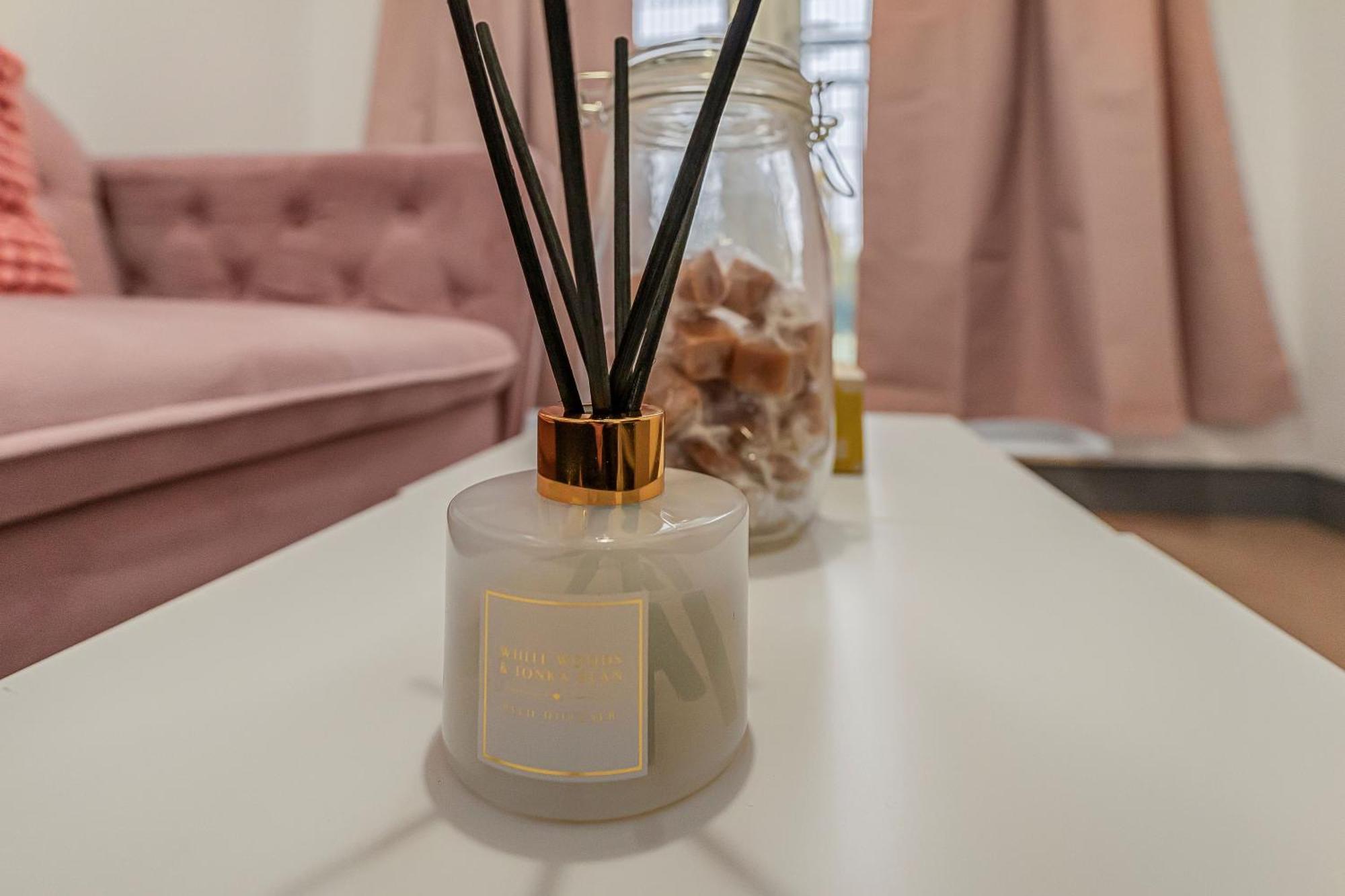 Stylish Modern Apartments By Livestay Short Lets & Serviced Accommodation London Nw6 Extérieur photo